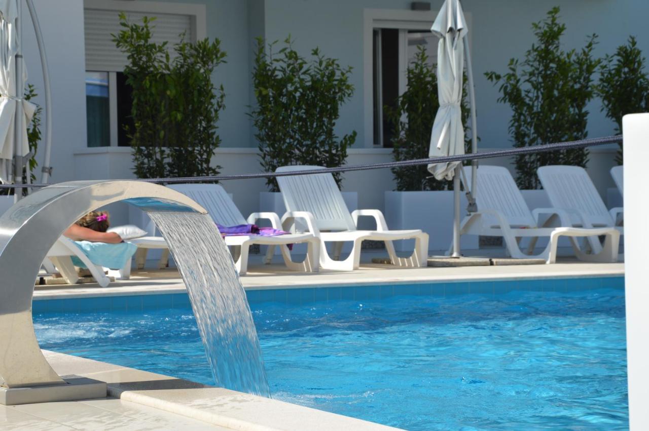 Case Vacanze Blue Bay Resort Roseto Degli Abruzzi Exterior foto
