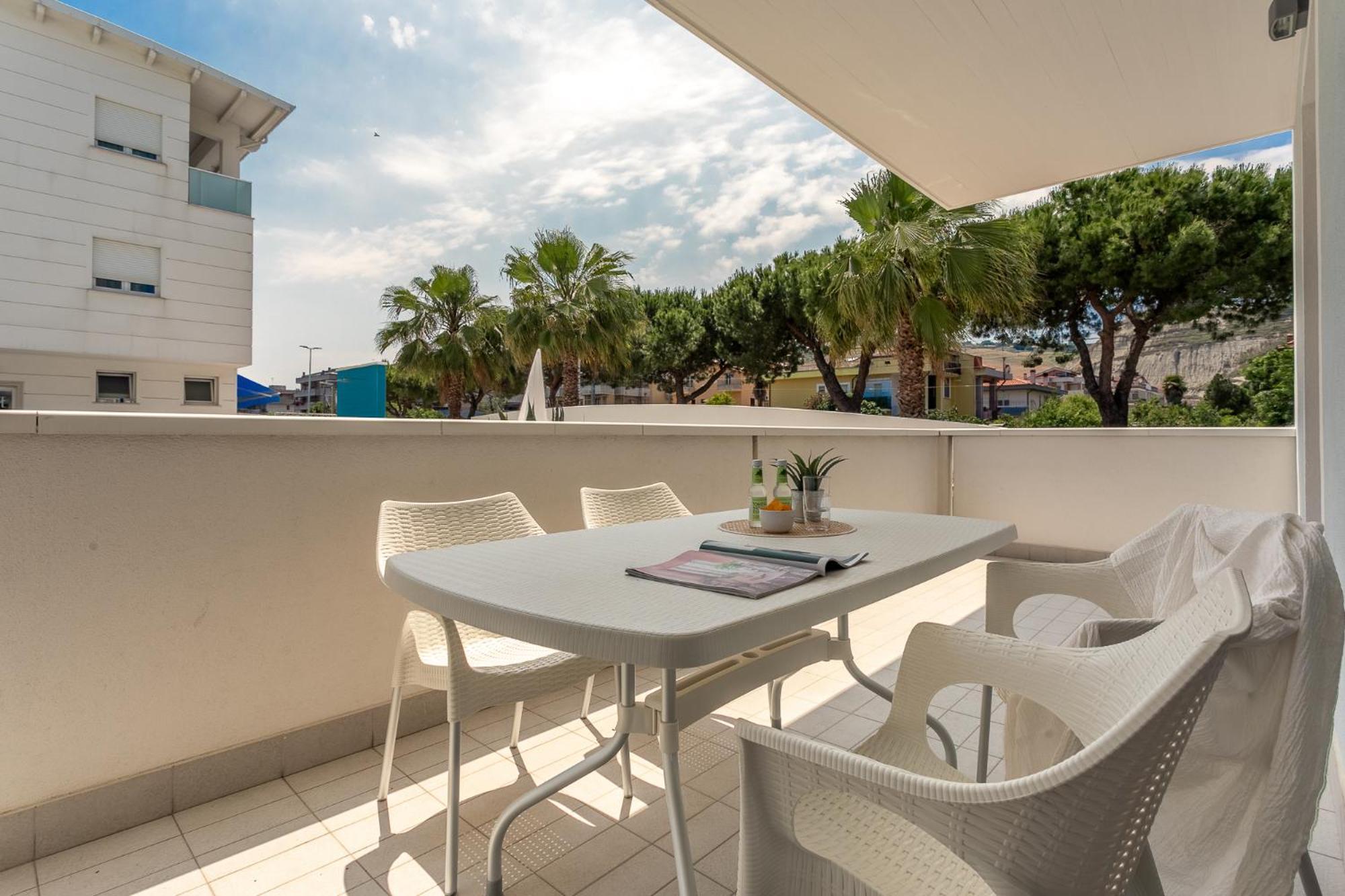 Case Vacanze Blue Bay Resort Roseto Degli Abruzzi Exterior foto