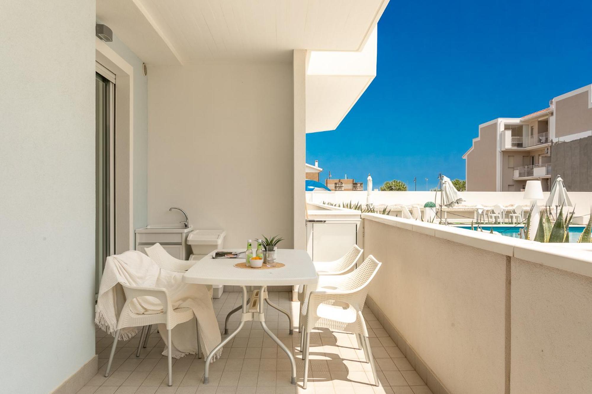 Case Vacanze Blue Bay Resort Roseto Degli Abruzzi Exterior foto