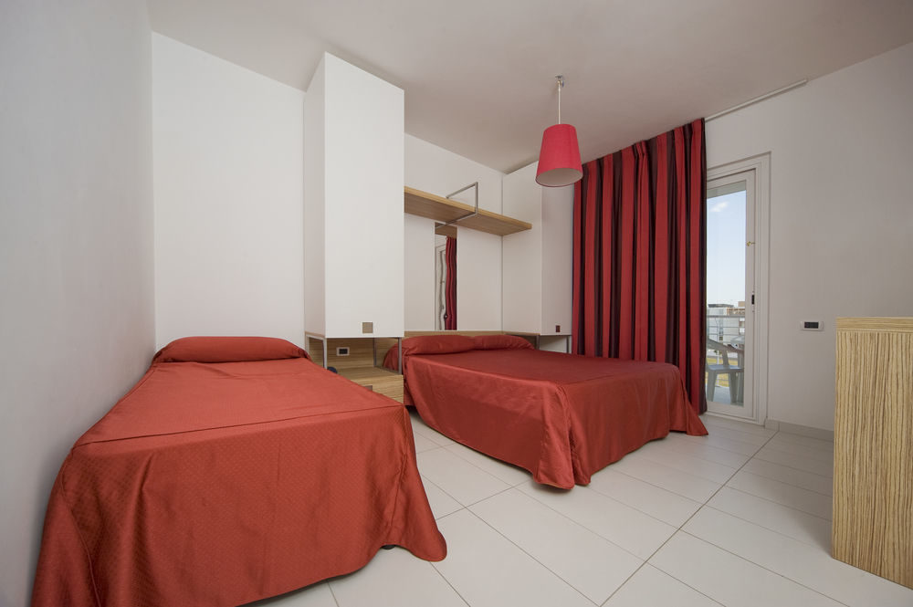 Case Vacanze Blue Bay Resort Roseto Degli Abruzzi Exterior foto