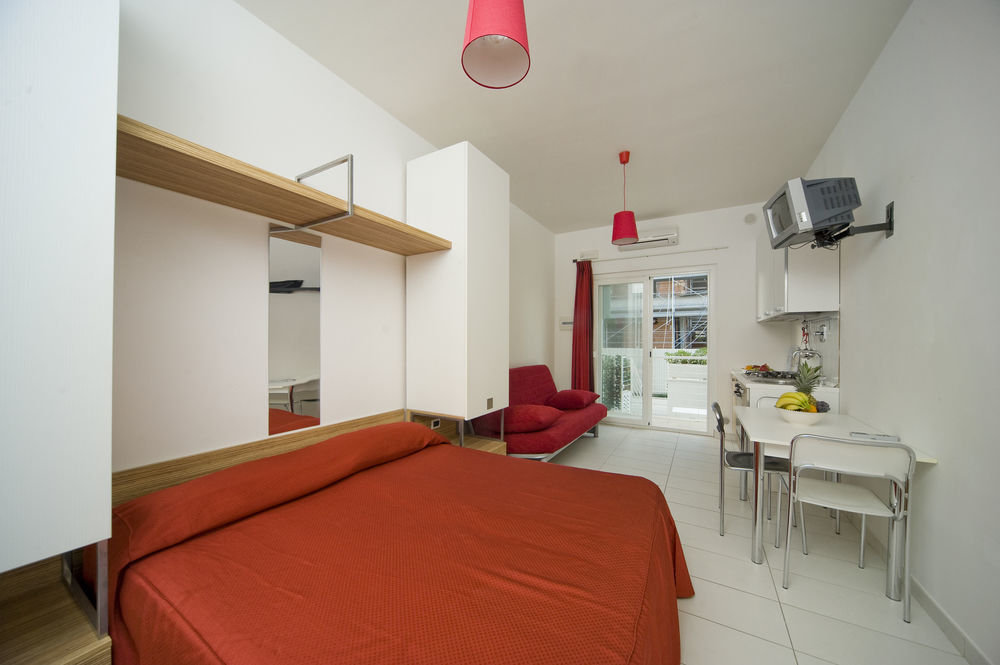 Case Vacanze Blue Bay Resort Roseto Degli Abruzzi Exterior foto